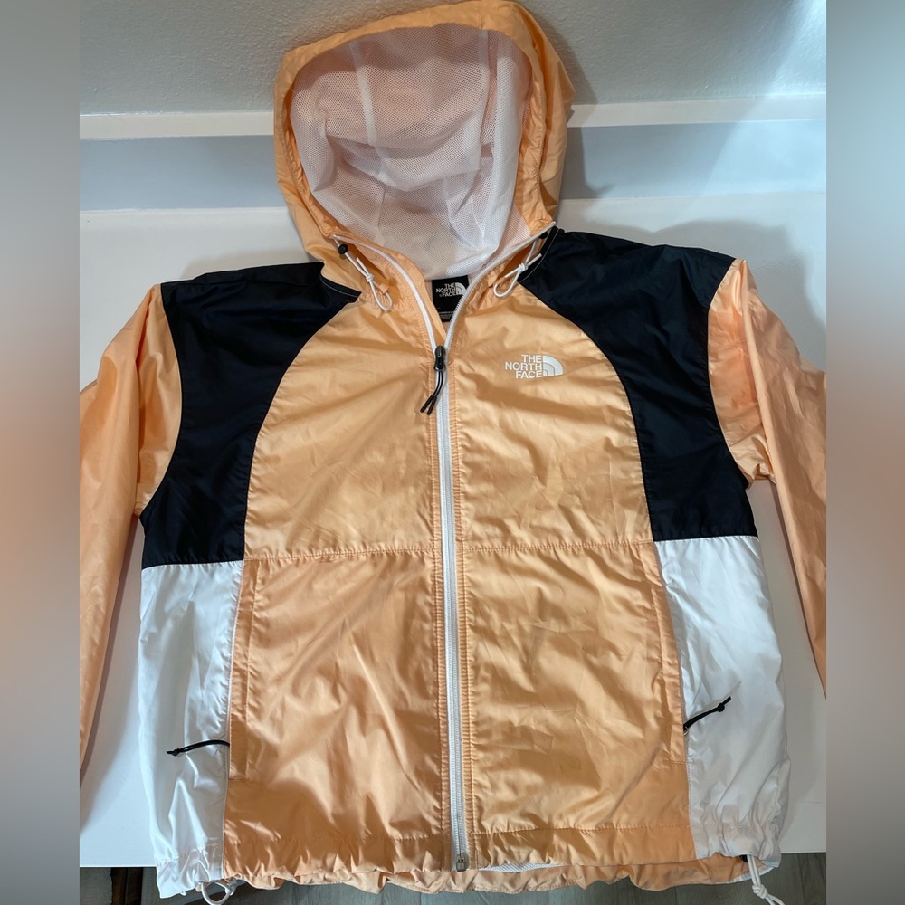 The North Face Women's Hydrenaline 2000 Wind Jacket